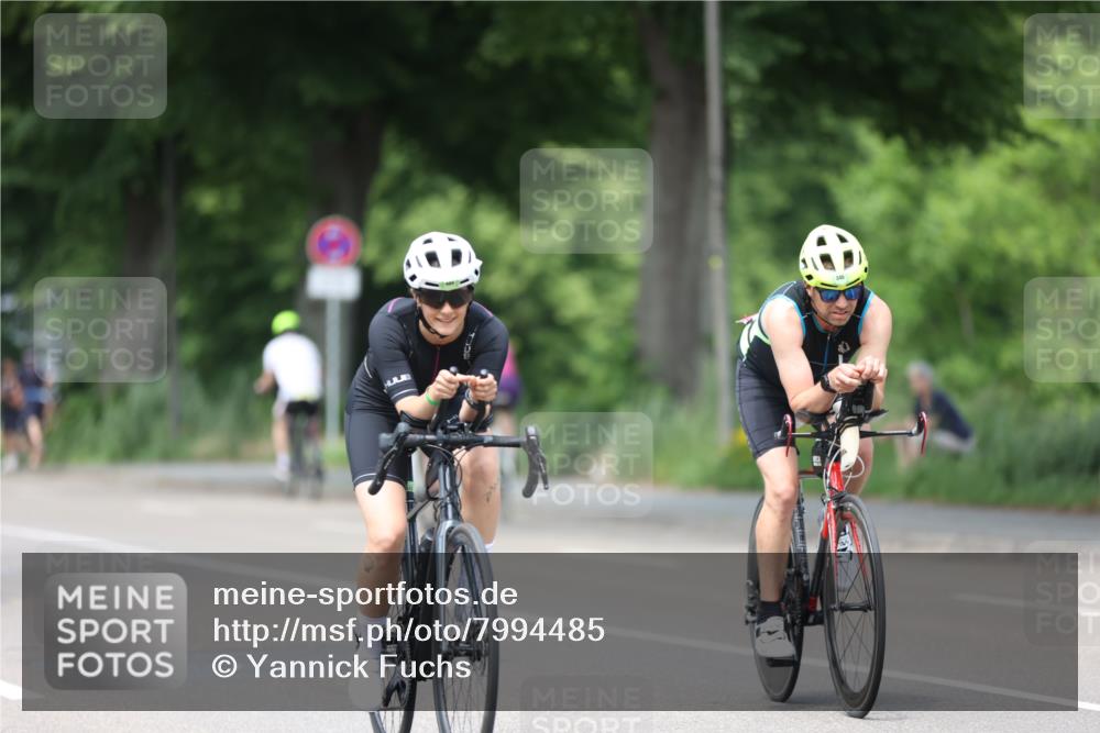 15.06.2025 - 7 Türme Triathlon Yannick Fuchs http://msf.ph/oto/7994485 15.06.2025 13:09:12 Radfahren 267, 472, 486, 650, 675, 847, 1092 meine-sportfotos.de