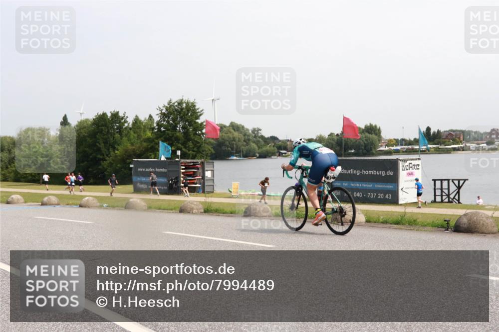 21.06.2025 - 27. Vierlanden-Triathlon H.Heesch http://msf.ph/oto/7994489 15.06.2025 11:22:15 Radfahren 653 meine-sportfotos.de