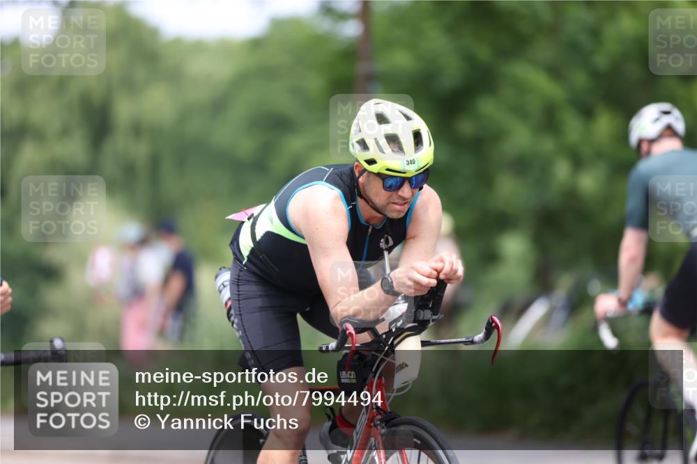 15.06.2025 - 7 Türme Triathlon Yannick Fuchs http://msf.ph/oto/7994494 15.06.2025 13:09:12 Radfahren 267, 472, 486, 650, 675, 847, 1092 meine-sportfotos.de