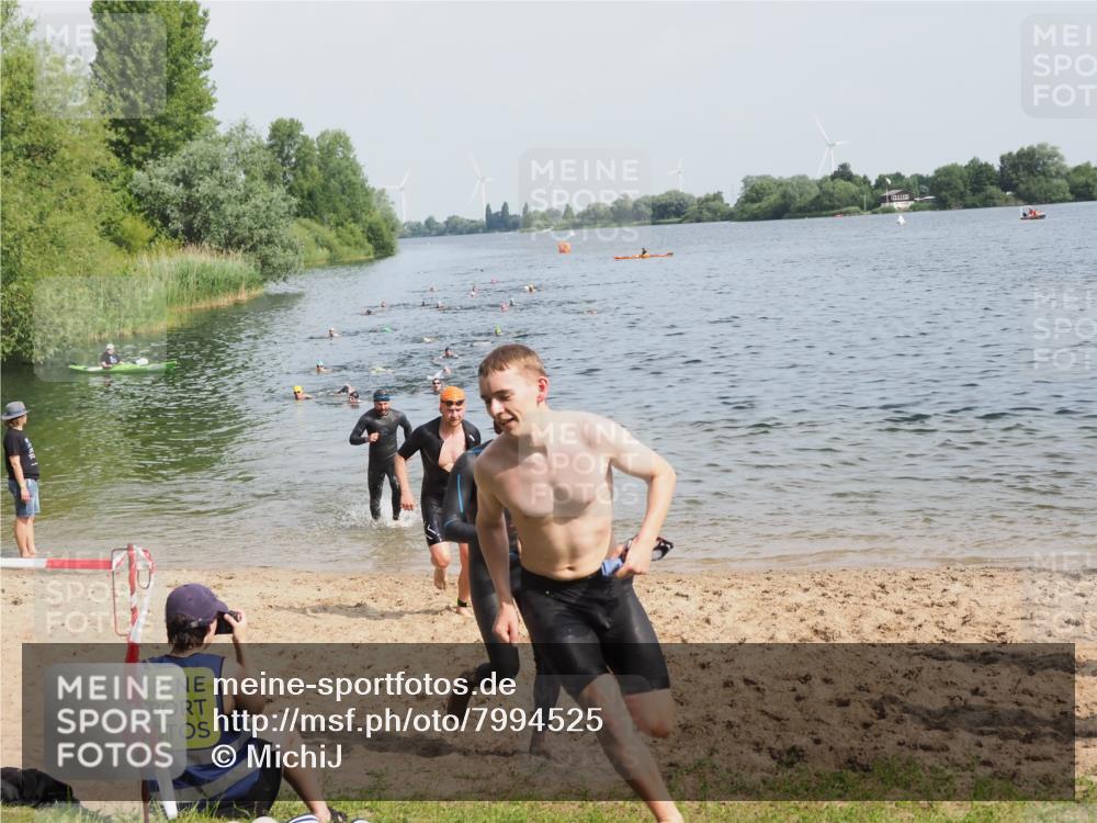 21.06.2025 - 27. Vierlanden-Triathlon MichiJ http://msf.ph/oto/7994525 15.06.2026 09:56:18 Schwimmen 260, 314, 315, 323, 349, 438 meine-sportfotos.de