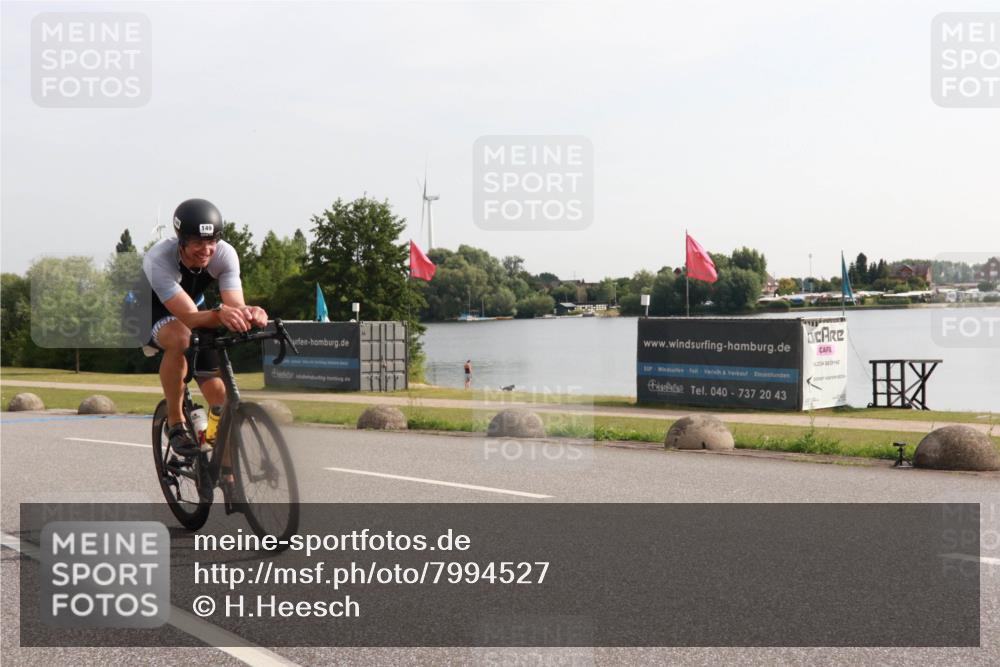 15.06.2025 - 27. Vierlanden-Triathlon H.Heesch http://msf.ph/oto/7994527 15.06.2025 09:11:27 Radfahren 149 meine-sportfotos.de