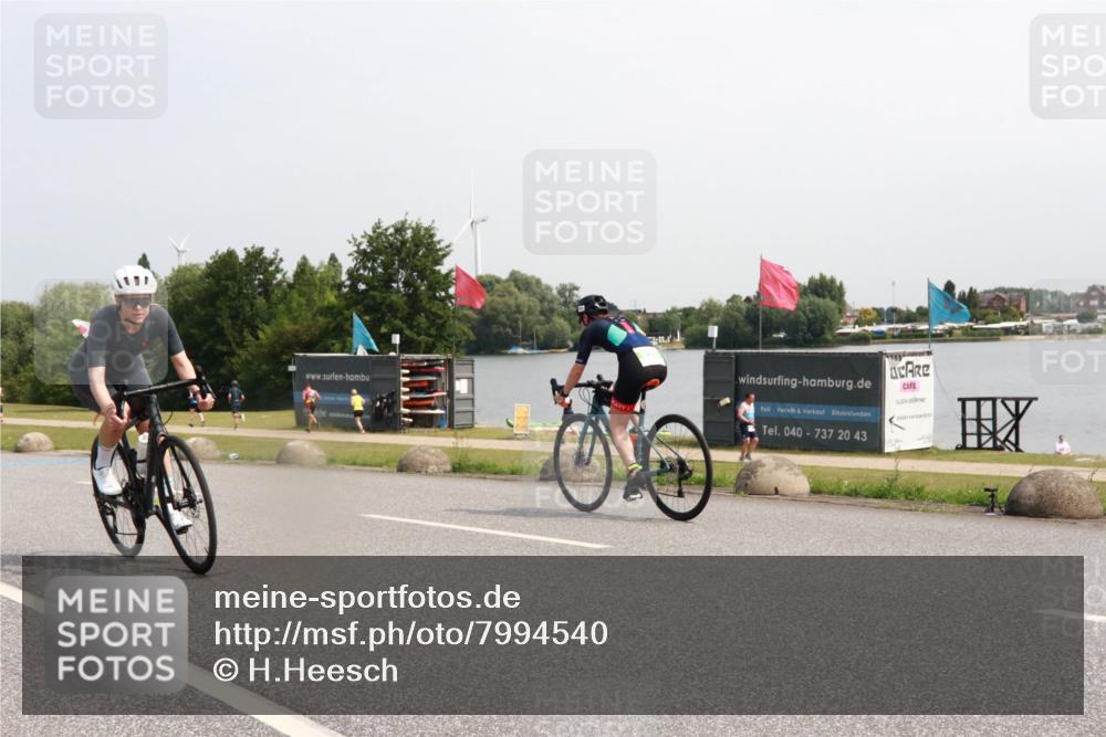 21.06.2025 - 27. Vierlanden-Triathlon H.Heesch http://msf.ph/oto/7994540 15.06.2025 11:22:27 Radfahren 19, 218, 767 meine-sportfotos.de