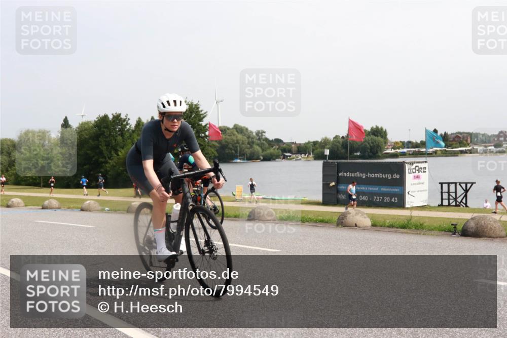 21.06.2025 - 27. Vierlanden-Triathlon H.Heesch http://msf.ph/oto/7994549 15.06.2025 11:22:28 Radfahren 19, 218, 767, 920 meine-sportfotos.de