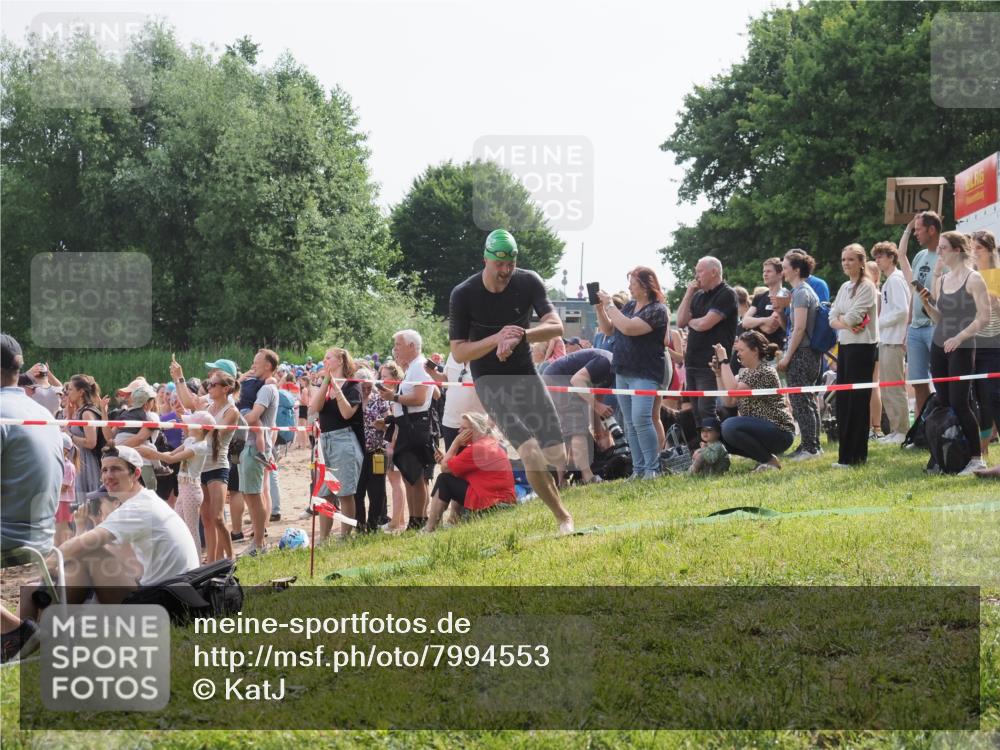 15.06.2025 - 27. Vierlanden-Triathlon KatJ http://msf.ph/oto/7994553 15.06.2025 09:54:50 Schwimmen 294, 297, 319, 361 meine-sportfotos.de