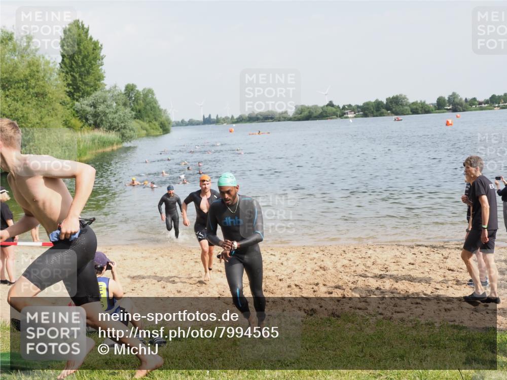 21.06.2025 - 27. Vierlanden-Triathlon MichiJ http://msf.ph/oto/7994565 15.06.2026 09:56:19 Schwimmen 260, 314, 315, 323, 349, 438 meine-sportfotos.de