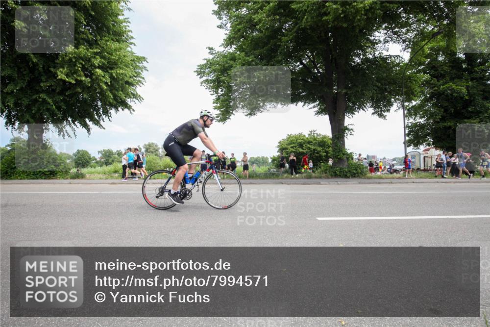 15.06.2025 - 7 Türme Triathlon Yannick Fuchs http://msf.ph/oto/7994571 15.06.2025 13:36:30 Radfahren 264, 424, 503, 826 meine-sportfotos.de