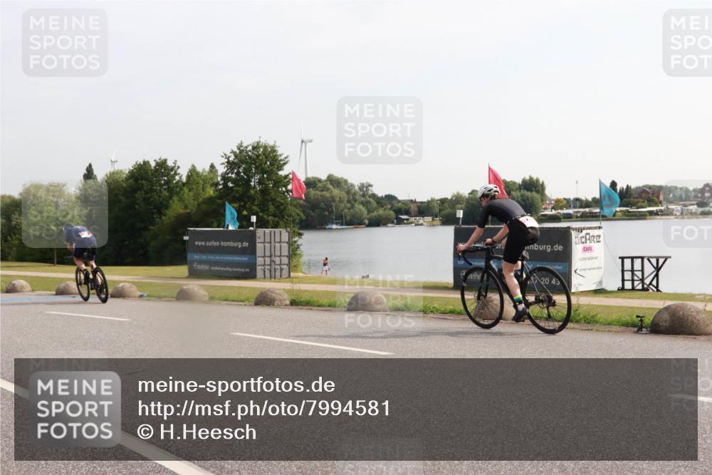 15.06.2025 - 27. Vierlanden-Triathlon H.Heesch http://msf.ph/oto/7994581 15.06.2025 09:12:01 Radfahren 46, 49, 85, 186, 210 meine-sportfotos.de