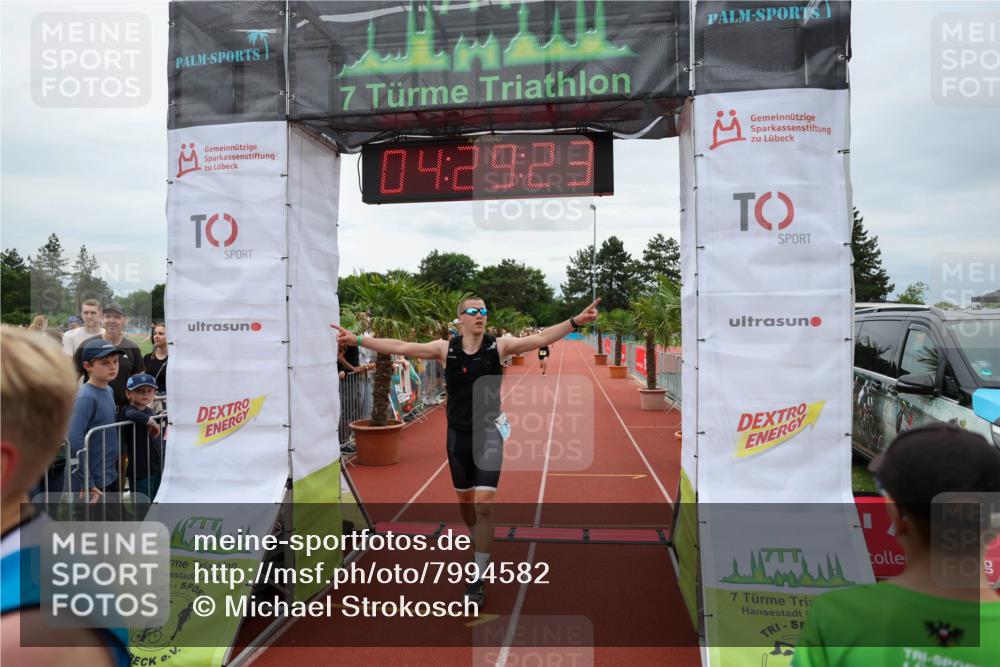 15.06.2025 - 7 Türme Triathlon Michael Strokosch http://msf.ph/oto/7994582 15.06.2025 14:29:23 Ziel 502, 626 meine-sportfotos.de