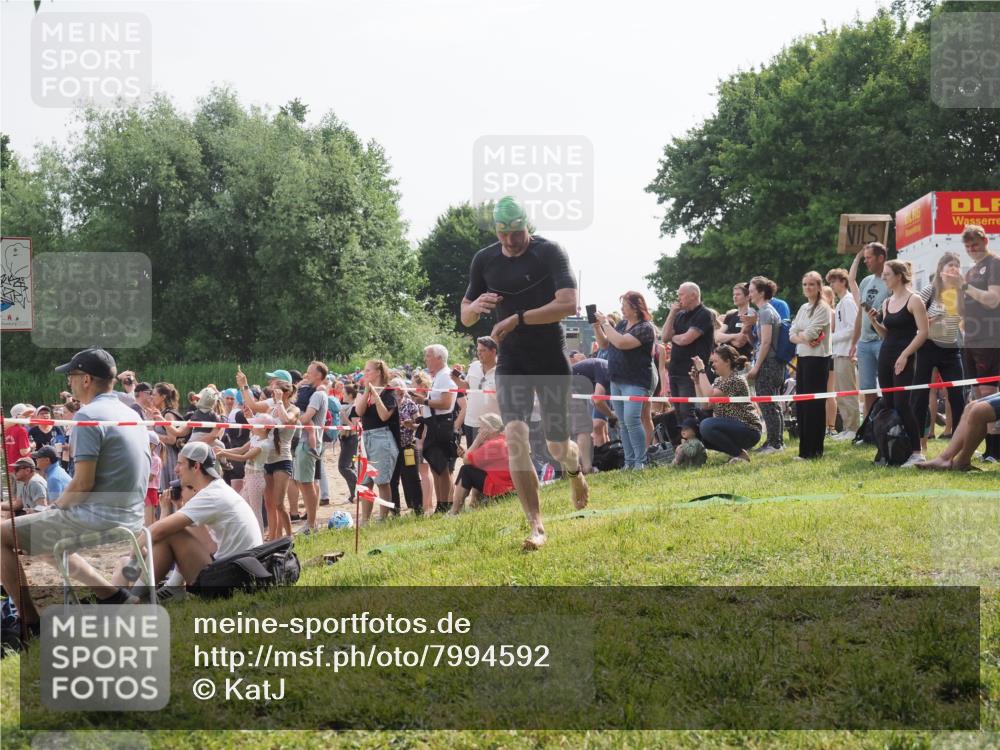 15.06.2025 - 27. Vierlanden-Triathlon KatJ http://msf.ph/oto/7994592 15.06.2025 09:54:50 Schwimmen 294, 297, 319, 361 meine-sportfotos.de