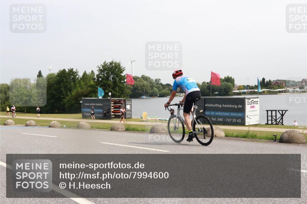 21.06.2025 - 27. Vierlanden-Triathlon H.Heesch http://msf.ph/oto/7994600 15.06.2025 11:22:37 Radfahren 74, 198, 951 meine-sportfotos.de