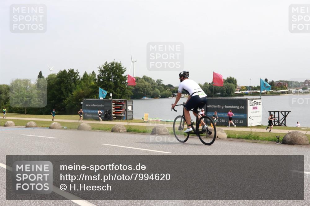 21.06.2025 - 27. Vierlanden-Triathlon H.Heesch http://msf.ph/oto/7994620 15.06.2025 11:22:54 Radfahren 776 meine-sportfotos.de