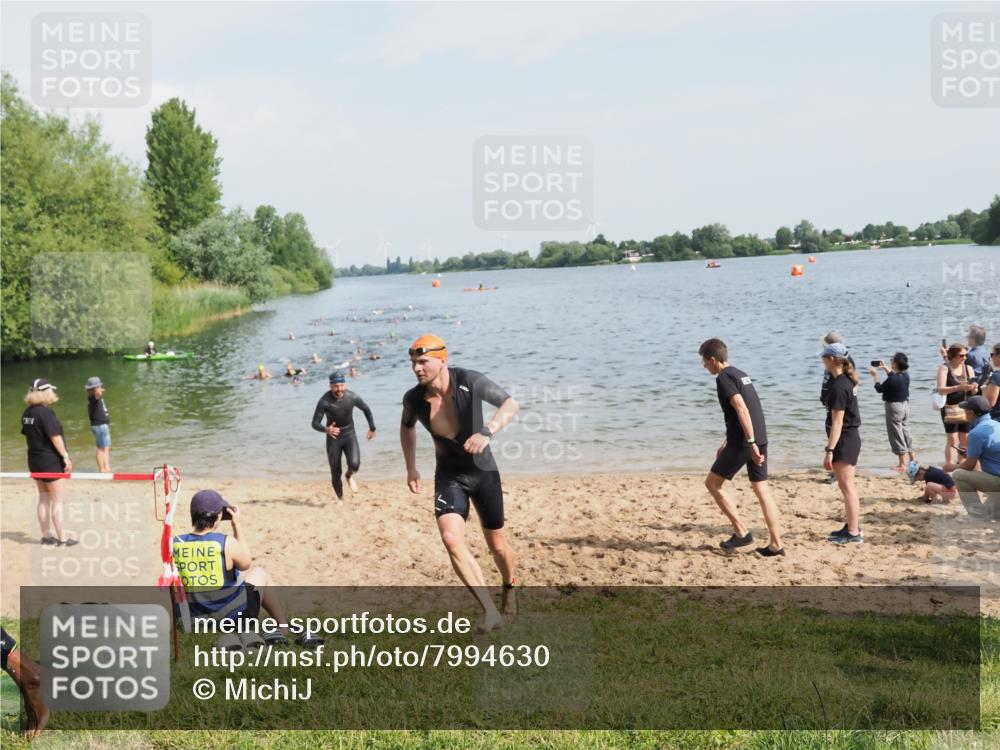 21.06.2025 - 27. Vierlanden-Triathlon MichiJ http://msf.ph/oto/7994630 15.06.2026 09:56:21 Schwimmen 260, 314, 315, 323, 438 meine-sportfotos.de
