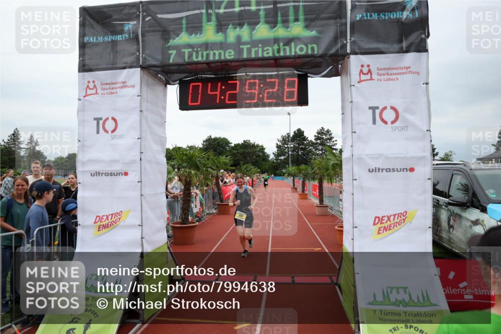 15.06.2025 - 7 Türme Triathlon Michael Strokosch http://msf.ph/oto/7994638 15.06.2025 14:29:27 Ziel 502, 626, 819 meine-sportfotos.de
