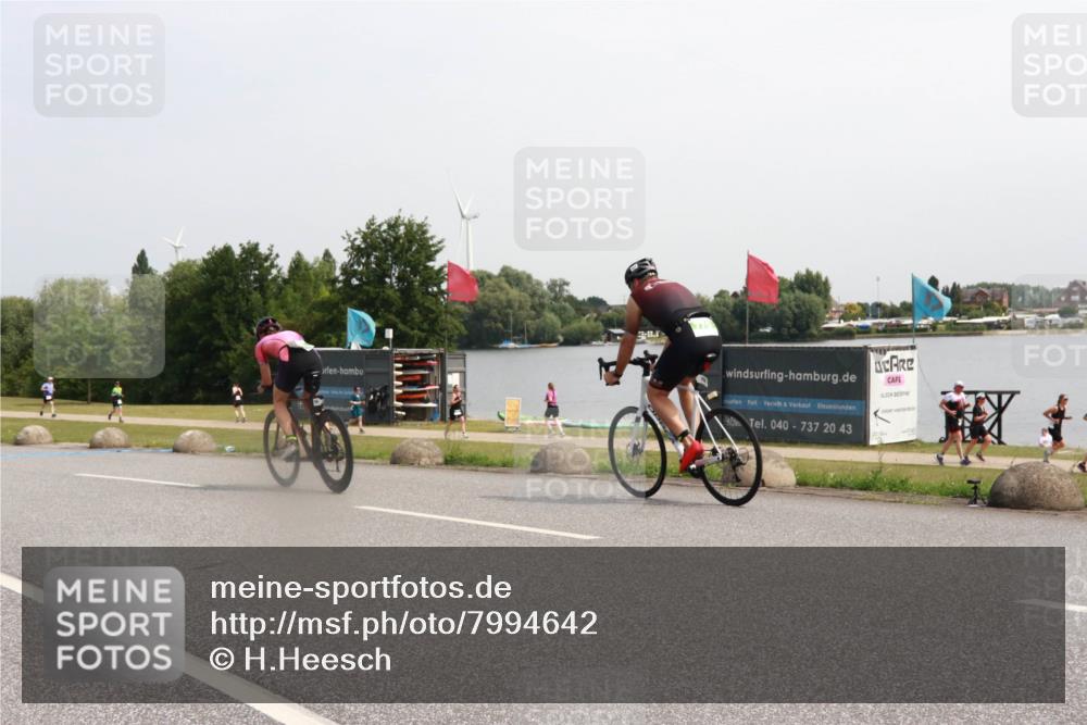 21.06.2025 - 27. Vierlanden-Triathlon H.Heesch http://msf.ph/oto/7994642 15.06.2025 11:22:57 Radfahren 109, 770, 776, 946 meine-sportfotos.de