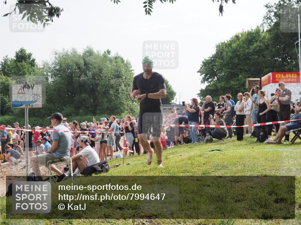 15.06.2025 - 27. Vierlanden-Triathlon KatJ http://msf.ph/oto/7994647 15.06.2025 09:54:51 Schwimmen 294, 297, 319, 361 meine-sportfotos.de