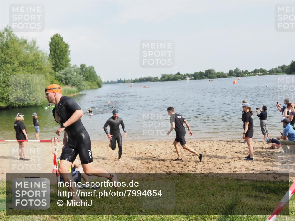 21.06.2025 - 27. Vierlanden-Triathlon MichiJ http://msf.ph/oto/7994654 15.06.2026 09:56:22 Schwimmen 260, 314, 315, 323, 438 meine-sportfotos.de