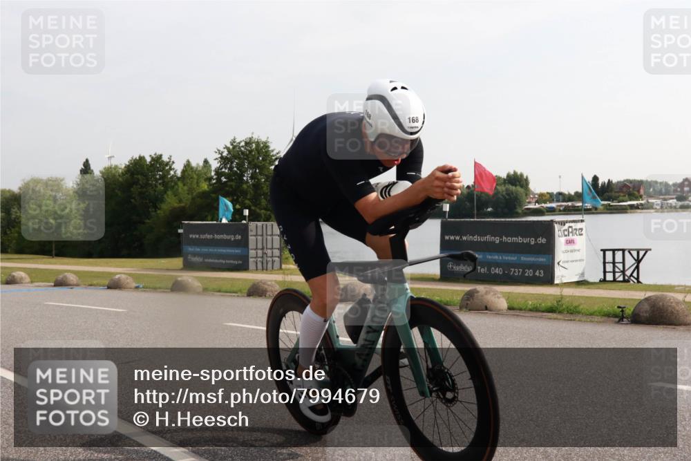 15.06.2025 - 27. Vierlanden-Triathlon H.Heesch http://msf.ph/oto/7994679 15.06.2025 09:12:43 Radfahren 151, 159, 168, 181 meine-sportfotos.de