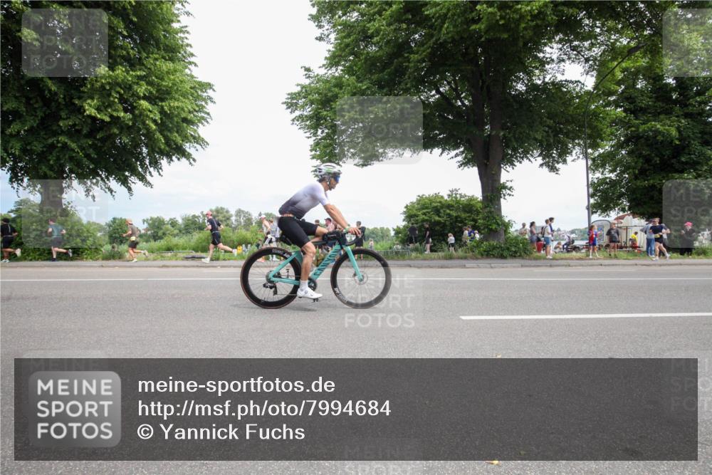 15.06.2025 - 7 Türme Triathlon Yannick Fuchs http://msf.ph/oto/7994684 15.06.2025 13:37:29 Radfahren 237, 522 meine-sportfotos.de