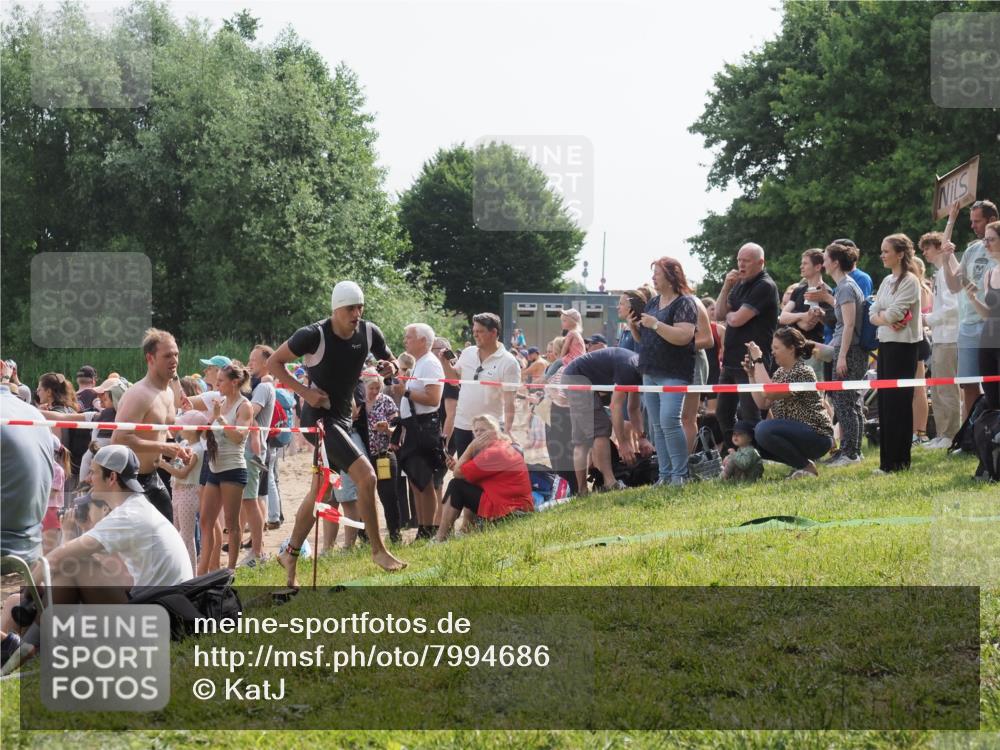 15.06.2025 - 27. Vierlanden-Triathlon KatJ http://msf.ph/oto/7994686 15.06.2025 09:54:55 Schwimmen 297, 319, 336, 344, 361 meine-sportfotos.de
