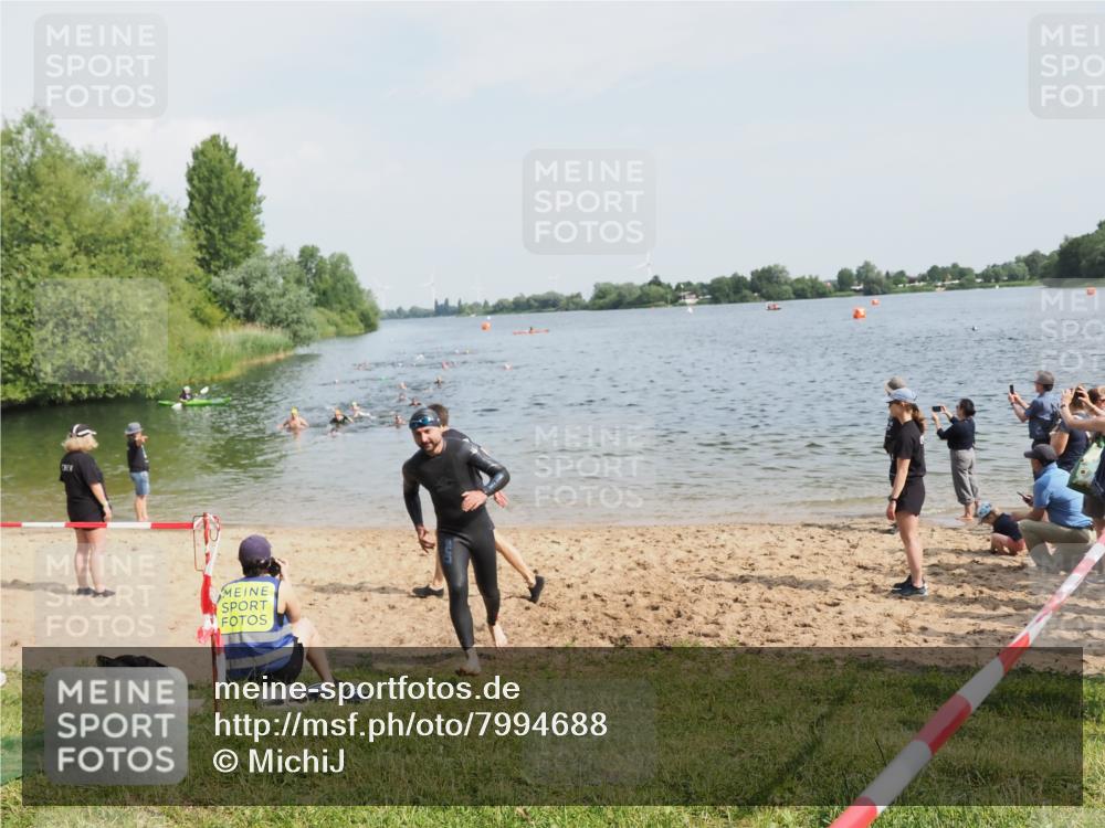 21.06.2025 - 27. Vierlanden-Triathlon MichiJ http://msf.ph/oto/7994688 15.06.2026 09:56:22 Schwimmen 260, 314, 315, 323, 438 meine-sportfotos.de