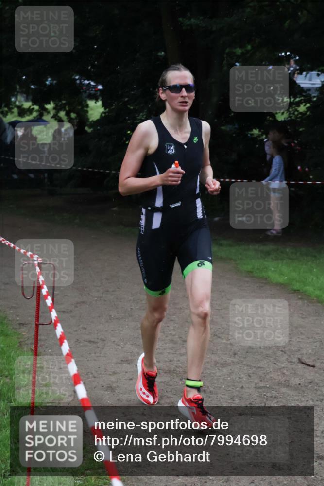 21.06.2025 - 27. Vierlanden-Triathlon Lena Gebhardt http://msf.ph/oto/7994698 15.06.2025 13:48:43 Laufen  meine-sportfotos.de