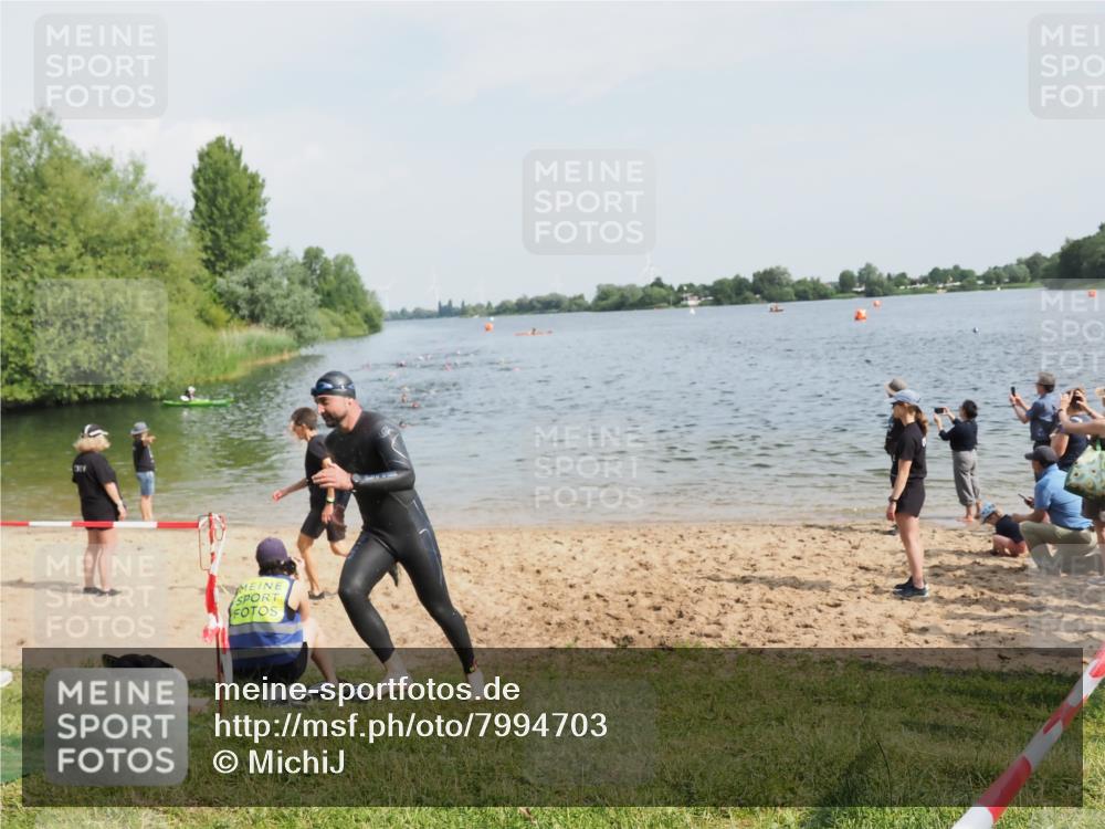 21.06.2025 - 27. Vierlanden-Triathlon MichiJ http://msf.ph/oto/7994703 15.06.2026 09:56:23 Schwimmen 260, 314, 323, 438 meine-sportfotos.de
