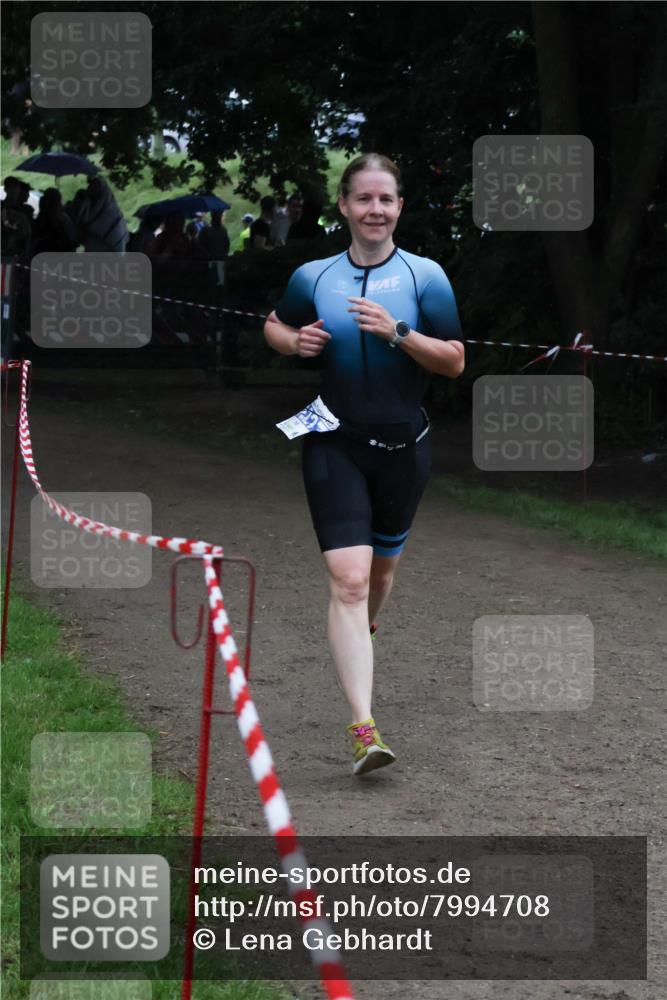 21.06.2025 - 27. Vierlanden-Triathlon Lena Gebhardt http://msf.ph/oto/7994708 15.06.2025 13:48:48 Laufen  meine-sportfotos.de