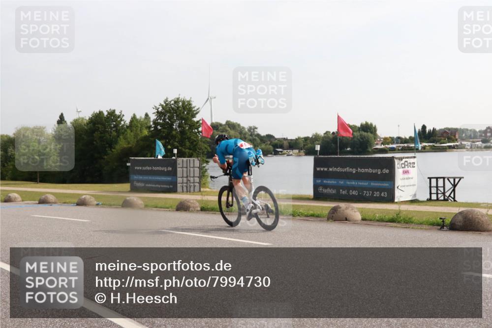 15.06.2025 - 27. Vierlanden-Triathlon H.Heesch http://msf.ph/oto/7994730 15.06.2025 09:13:11 Radfahren 14 meine-sportfotos.de