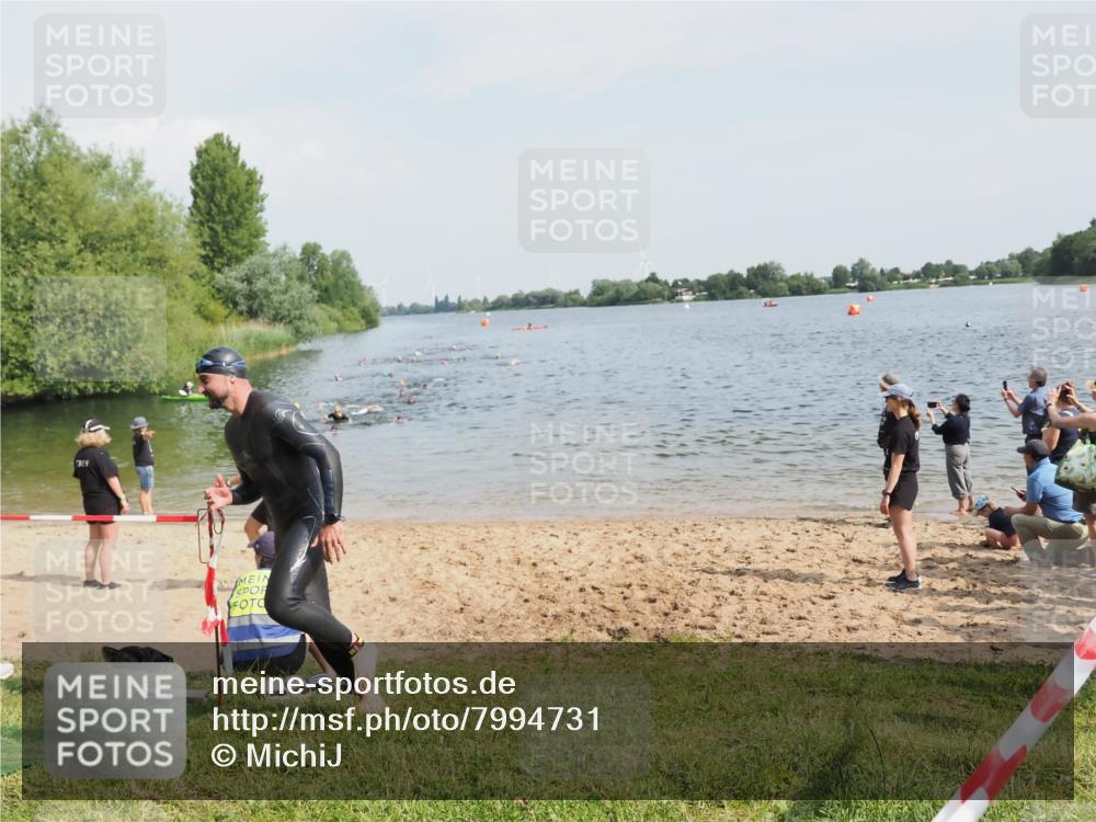21.06.2025 - 27. Vierlanden-Triathlon MichiJ http://msf.ph/oto/7994731 15.06.2026 09:56:23 Schwimmen 260, 314, 323, 438 meine-sportfotos.de