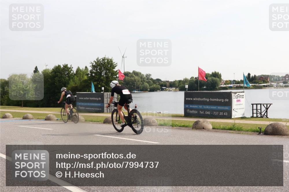 15.06.2025 - 27. Vierlanden-Triathlon H.Heesch http://msf.ph/oto/7994737 15.06.2025 09:13:15 Radfahren 14, 234, 248 meine-sportfotos.de