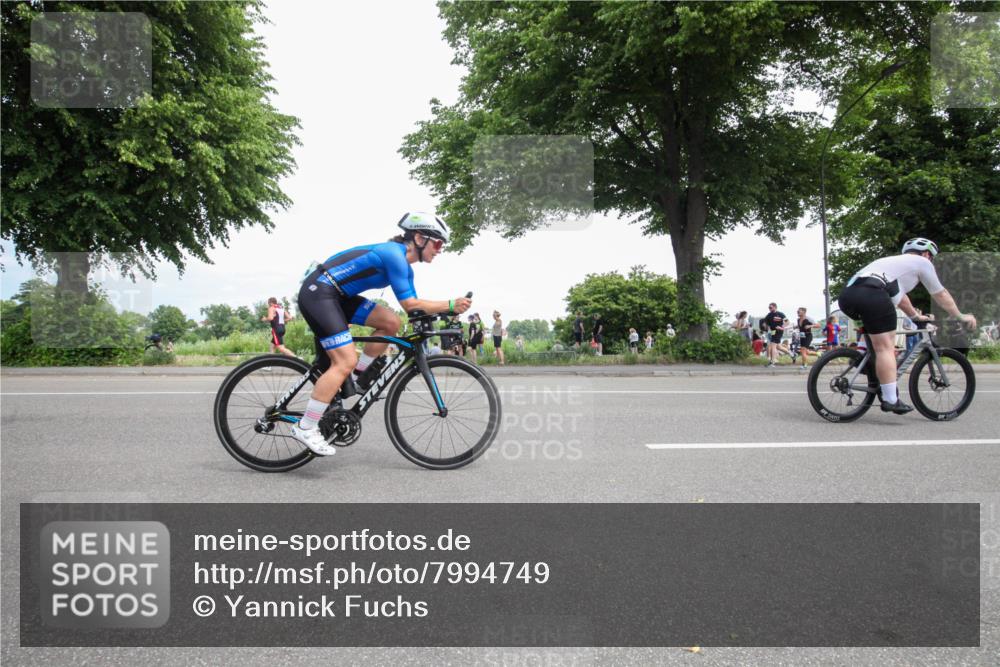 15.06.2025 - 7 Türme Triathlon Yannick Fuchs http://msf.ph/oto/7994749 15.06.2025 13:37:43 Radfahren 427, 587 meine-sportfotos.de