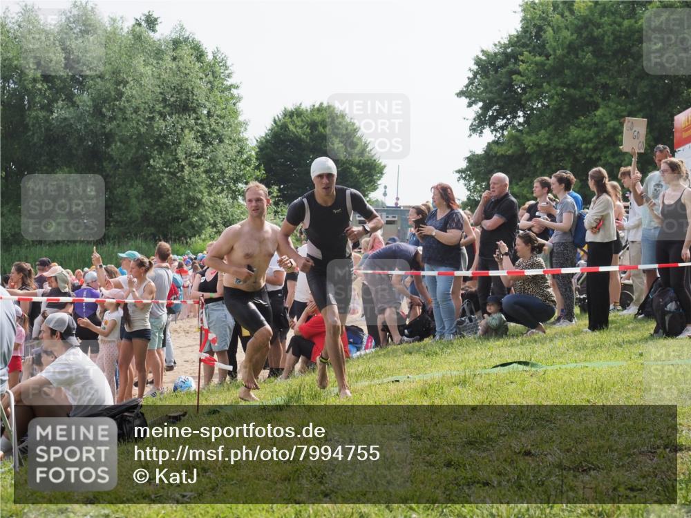 15.06.2025 - 27. Vierlanden-Triathlon KatJ http://msf.ph/oto/7994755 15.06.2025 09:54:56 Schwimmen 297, 319, 336, 344, 361 meine-sportfotos.de