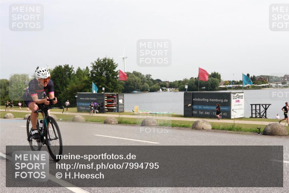 21.06.2025 - 27. Vierlanden-Triathlon H.Heesch http://msf.ph/oto/7994795 15.06.2025 11:23:48 Radfahren 228, 780 meine-sportfotos.de