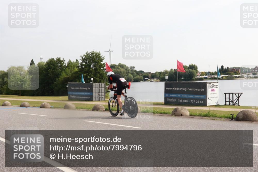 15.06.2025 - 27. Vierlanden-Triathlon H.Heesch http://msf.ph/oto/7994796 15.06.2025 09:13:47 Radfahren 60, 182 meine-sportfotos.de