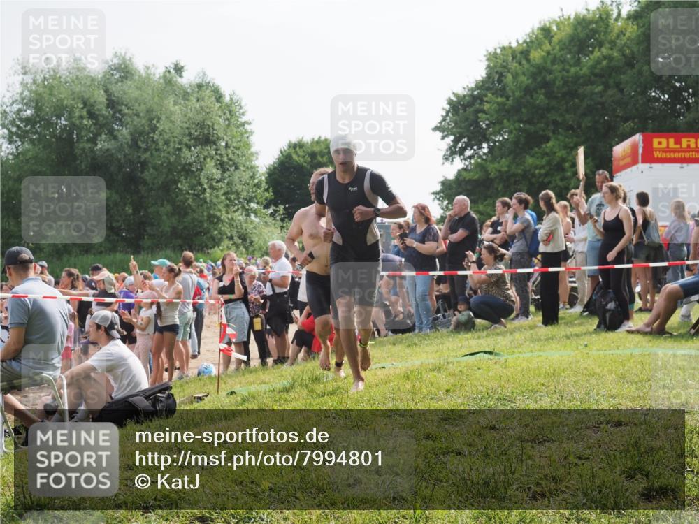 15.06.2025 - 27. Vierlanden-Triathlon KatJ http://msf.ph/oto/7994801 15.06.2025 09:54:56 Schwimmen 297, 319, 336, 344, 361 meine-sportfotos.de