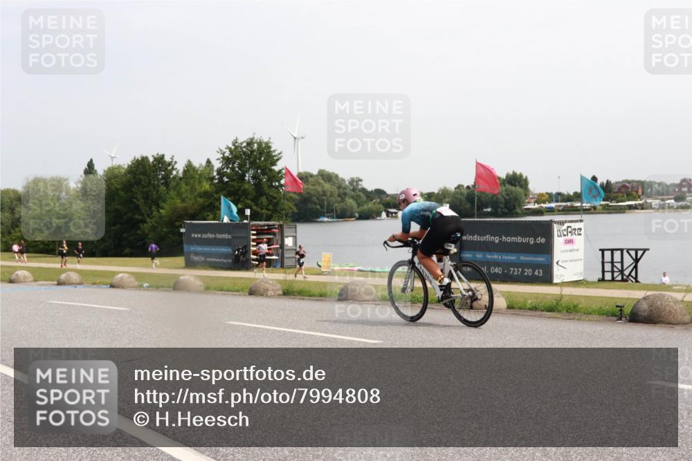 21.06.2025 - 27. Vierlanden-Triathlon H.Heesch http://msf.ph/oto/7994808 15.06.2025 11:23:50 Radfahren 204, 228, 780 meine-sportfotos.de