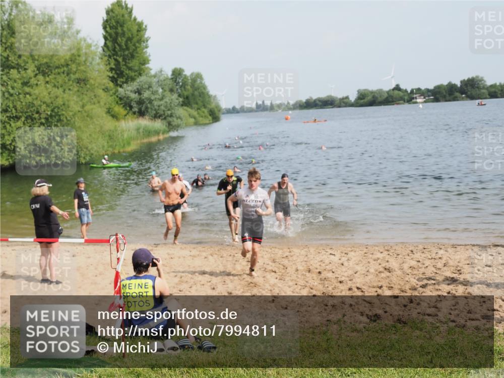 21.06.2025 - 27. Vierlanden-Triathlon MichiJ http://msf.ph/oto/7994811 15.06.2026 09:56:35 Schwimmen 254, 276, 286, 320, 341 meine-sportfotos.de