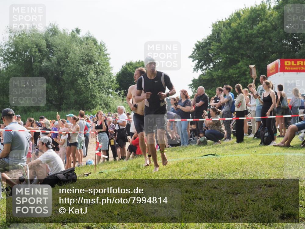 15.06.2025 - 27. Vierlanden-Triathlon KatJ http://msf.ph/oto/7994814 15.06.2025 09:54:56 Schwimmen 297, 319, 336, 344, 361 meine-sportfotos.de