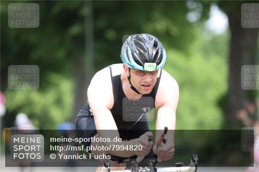 15.06.2025 - 7 Türme Triathlon Yannick Fuchs http://msf.ph/oto/7994820 15.06.2025 12:12:34 Radfahren 233, 236, 254 meine-sportfotos.de