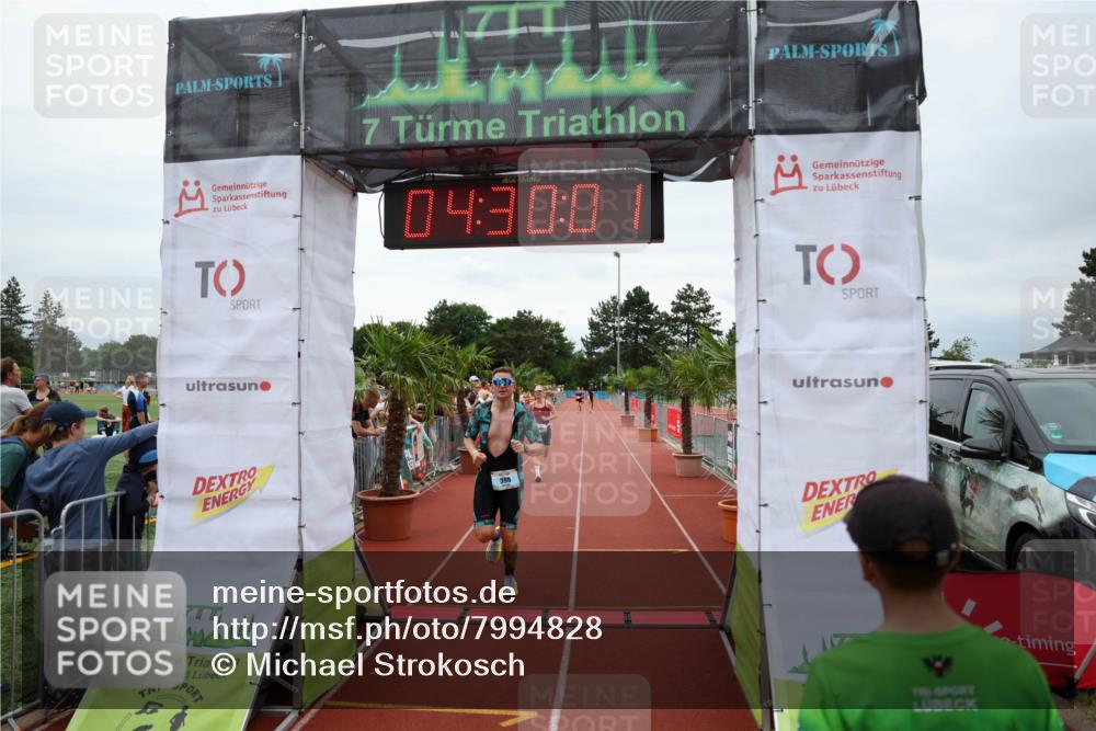 15.06.2025 - 7 Türme Triathlon Michael Strokosch http://msf.ph/oto/7994828 15.06.2025 14:30:00 Ziel 398, 403 meine-sportfotos.de
