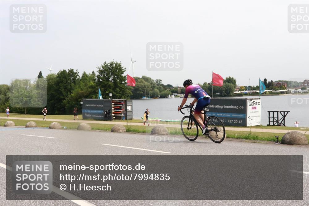 21.06.2025 - 27. Vierlanden-Triathlon H.Heesch http://msf.ph/oto/7994835 15.06.2025 11:23:58 Radfahren 204, 954 meine-sportfotos.de