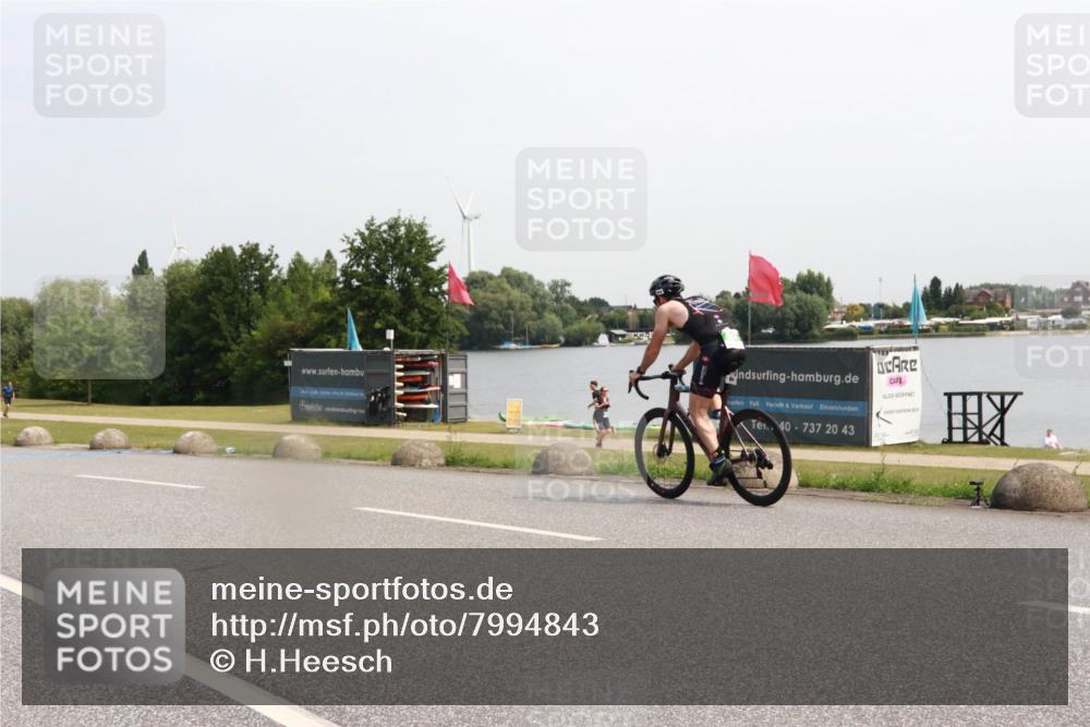 21.06.2025 - 27. Vierlanden-Triathlon H.Heesch http://msf.ph/oto/7994843 15.06.2025 11:24:17 Radfahren 804 meine-sportfotos.de