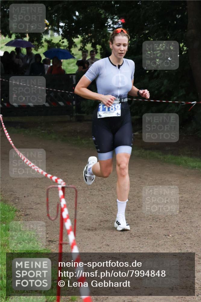 21.06.2025 - 27. Vierlanden-Triathlon Lena Gebhardt http://msf.ph/oto/7994848 15.06.2025 13:49:34 Laufen 1189, 14 meine-sportfotos.de