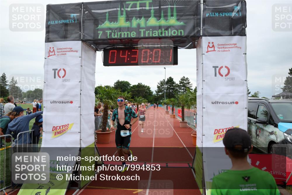 15.06.2025 - 7 Türme Triathlon Michael Strokosch http://msf.ph/oto/7994853 15.06.2025 14:30:01 Ziel 398, 403 meine-sportfotos.de