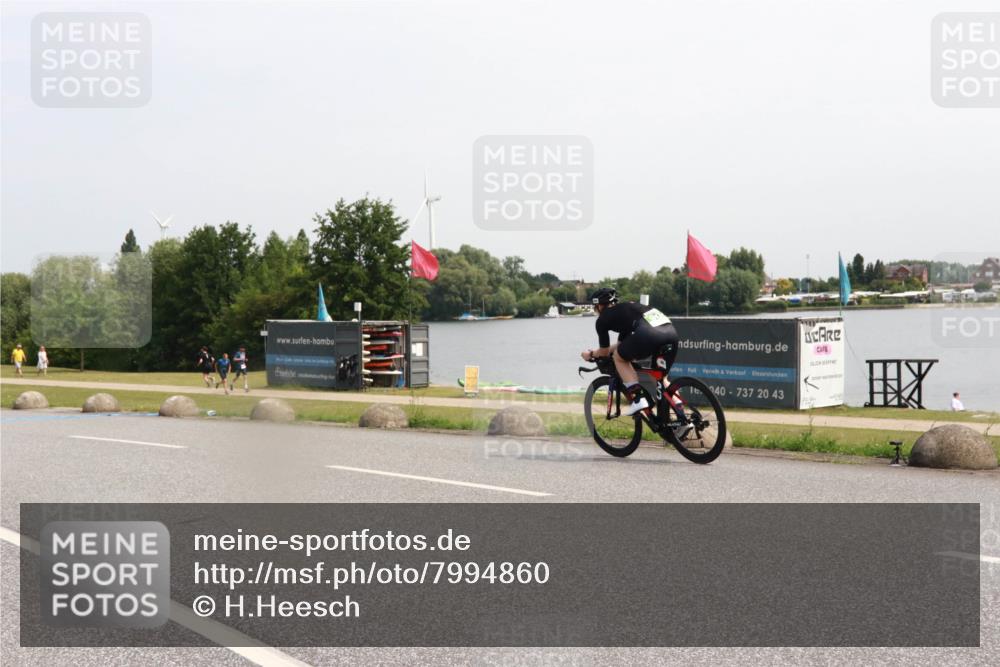 21.06.2025 - 27. Vierlanden-Triathlon H.Heesch http://msf.ph/oto/7994860 15.06.2025 11:24:23 Radfahren 804, 904 meine-sportfotos.de