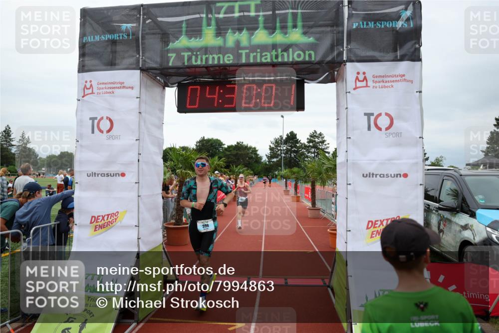 15.06.2025 - 7 Türme Triathlon Michael Strokosch http://msf.ph/oto/7994863 15.06.2025 14:30:01 Ziel 398, 403 meine-sportfotos.de
