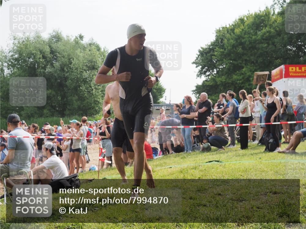 15.06.2025 - 27. Vierlanden-Triathlon KatJ http://msf.ph/oto/7994870 15.06.2025 09:54:57 Schwimmen 297, 319, 336, 344, 361 meine-sportfotos.de