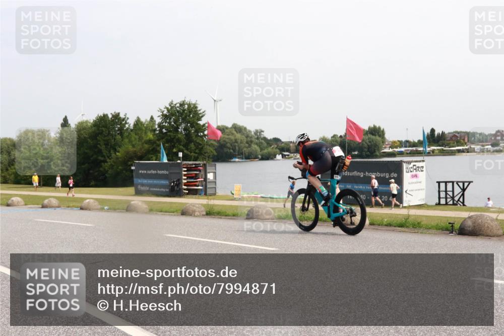 21.06.2025 - 27. Vierlanden-Triathlon H.Heesch http://msf.ph/oto/7994871 15.06.2025 11:24:29 Radfahren 161, 904 meine-sportfotos.de