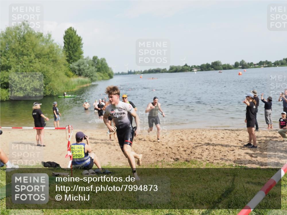 21.06.2025 - 27. Vierlanden-Triathlon MichiJ http://msf.ph/oto/7994873 15.06.2026 09:56:37 Schwimmen 254, 276, 286, 320, 341 meine-sportfotos.de
