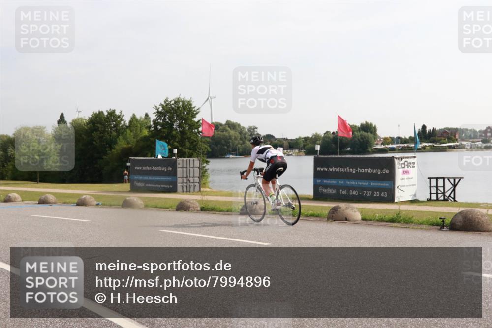 15.06.2025 - 27. Vierlanden-Triathlon H.Heesch http://msf.ph/oto/7994896 15.06.2025 09:14:30 Radfahren 51, 209 meine-sportfotos.de
